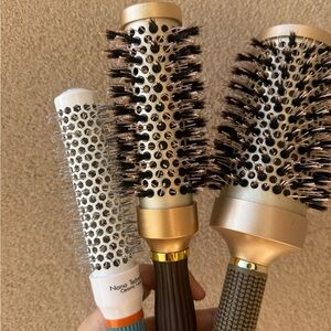 Brand new professional round brushes salon use in bulk